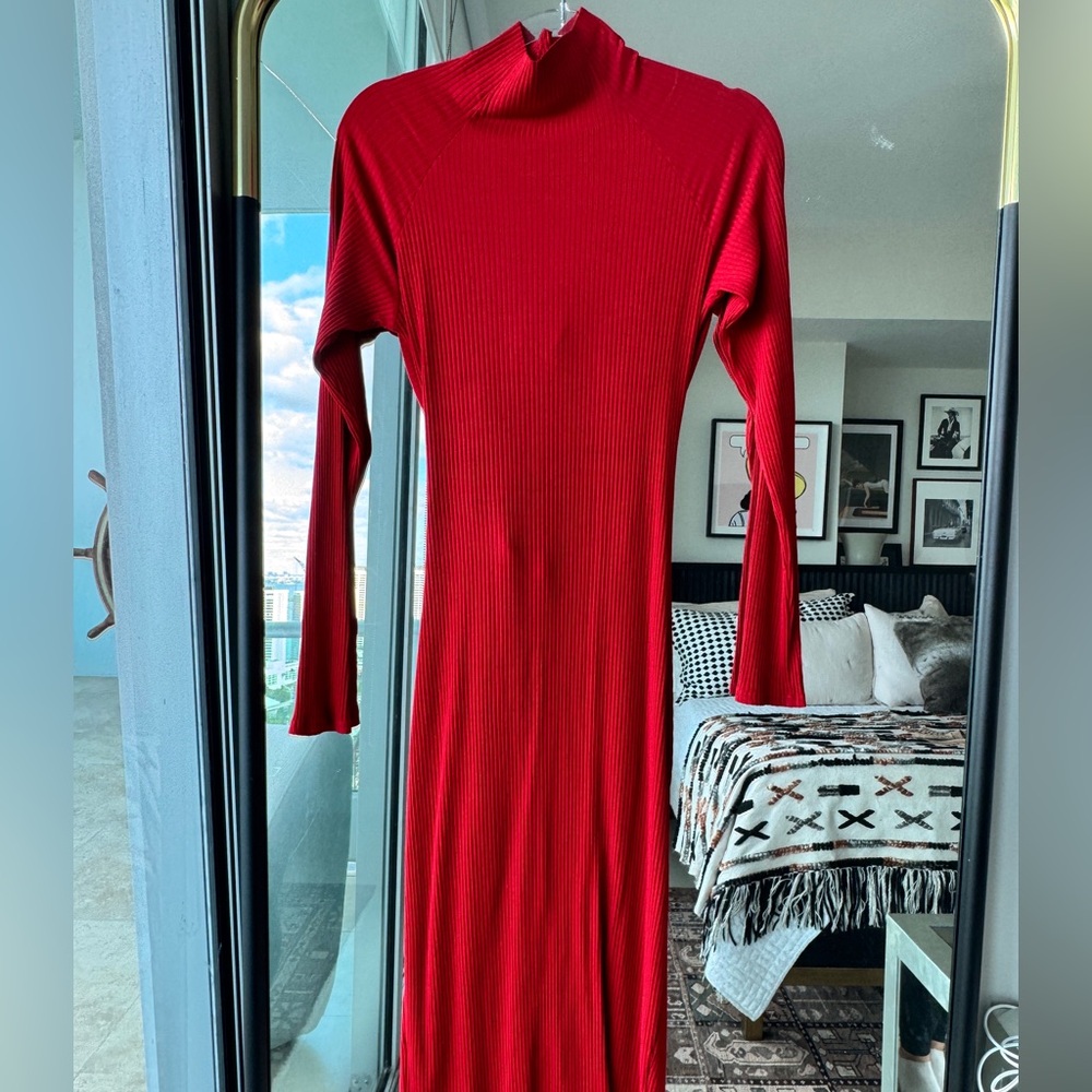 FESTIVE! RED knit Enza Costa size L twist back turtle neck dress- like new
